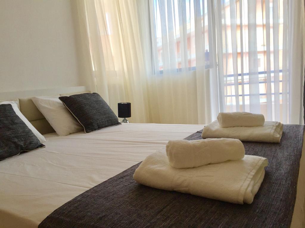 Sea And Sky Apartments Sarandë Exteriér fotografie