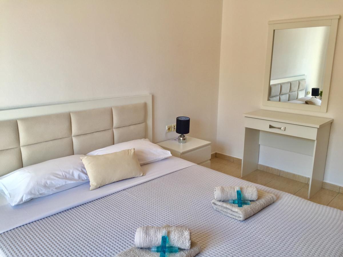 Sea And Sky Apartments Sarandë Exteriér fotografie
